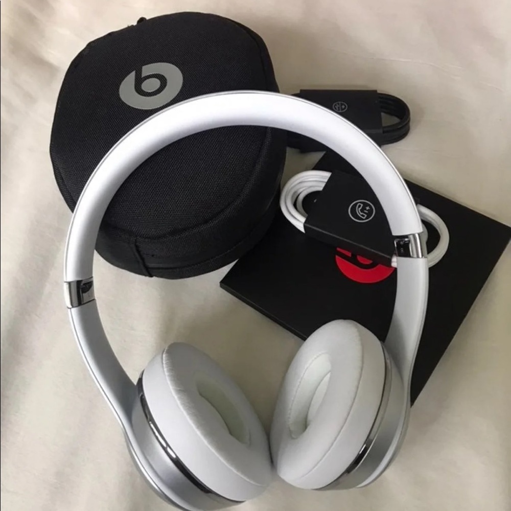beats solo 3 wireless headphones